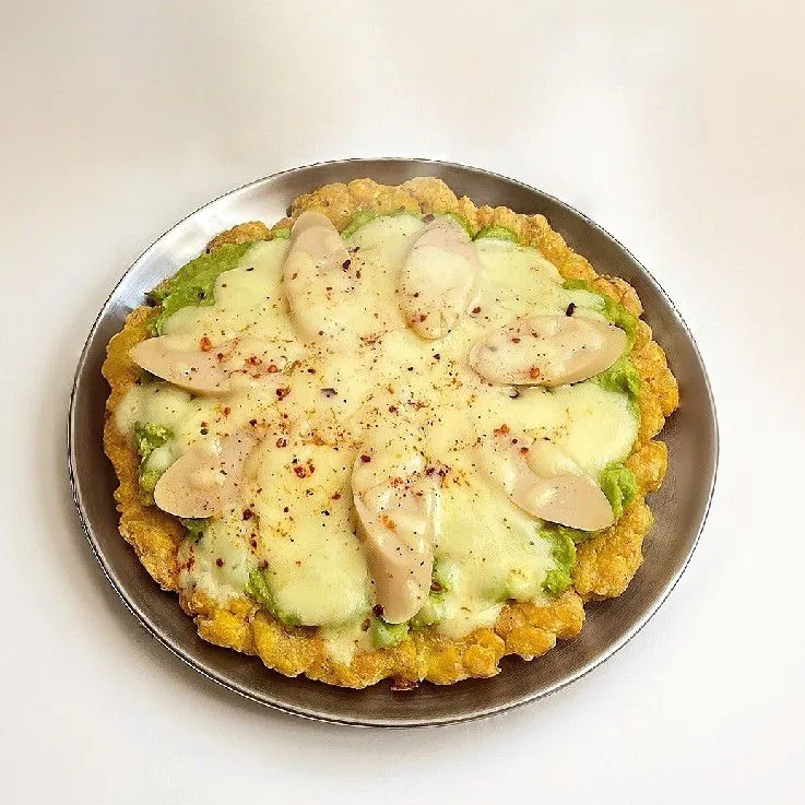 Golden Corn Avocado Pizza