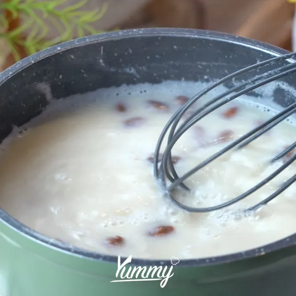 Pindahkan healthy milktea ke dalam gelas