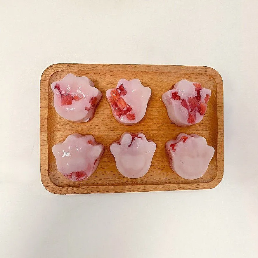 Strawberry Milk Jelly Bites
