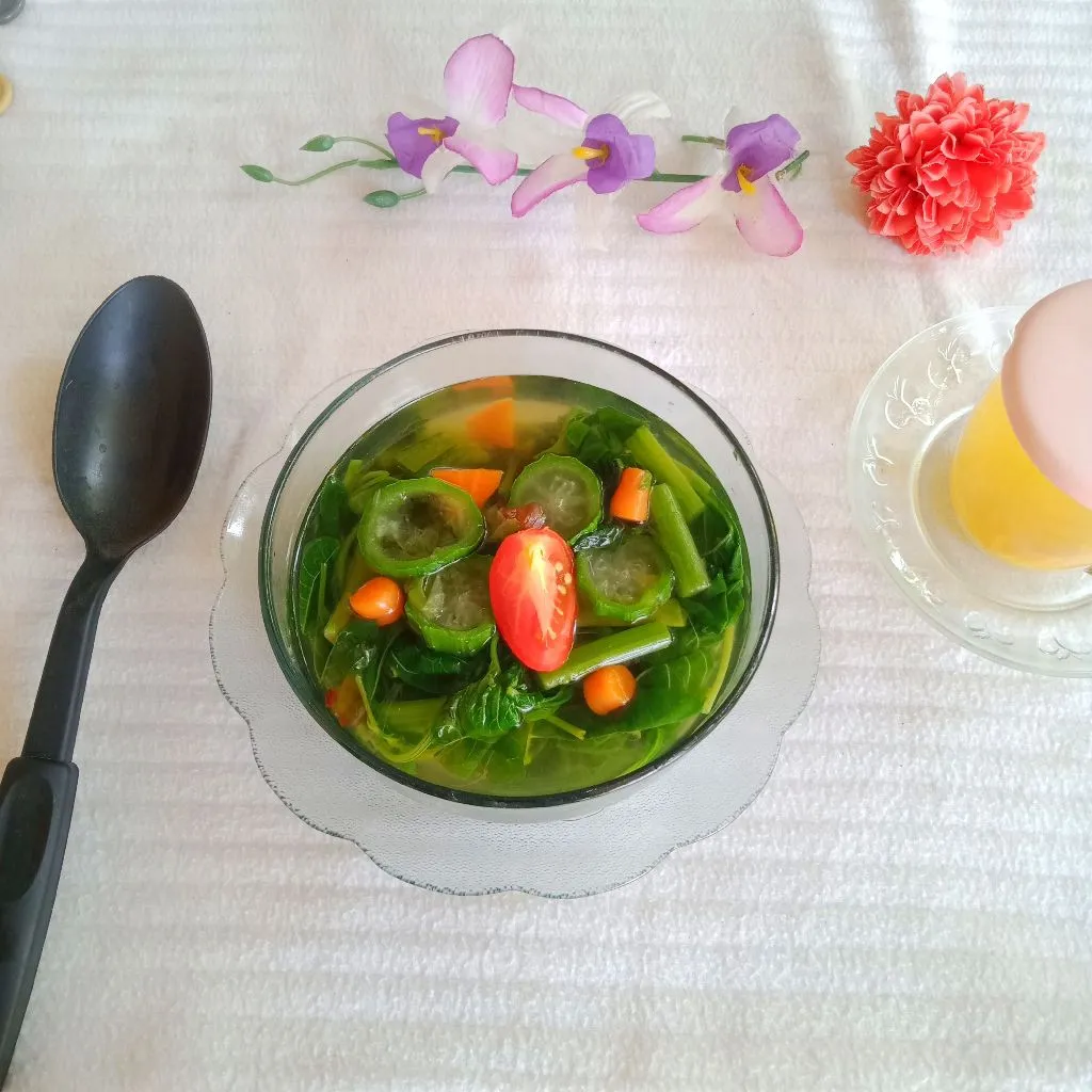 Sayur Bening Oyong Kelor