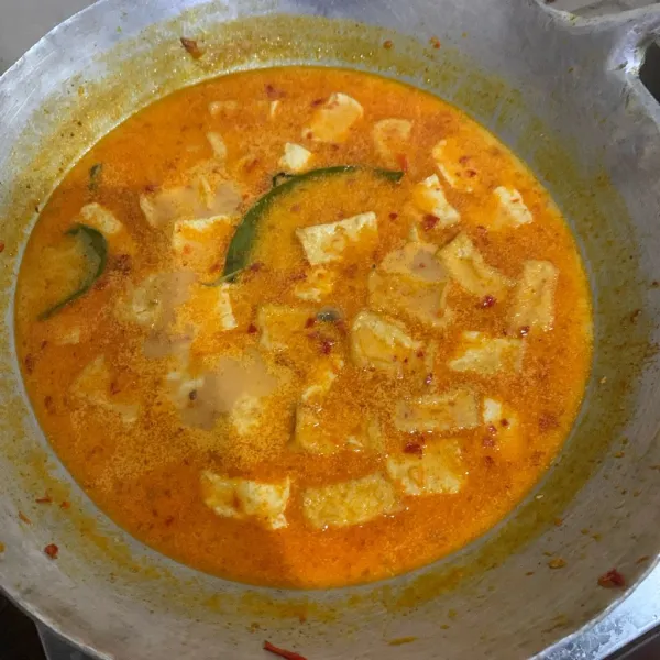 Sambil terus diaduk tunggu sampai mendidih.