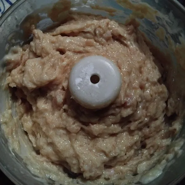 Proses hingga halus dan tercampur rata.