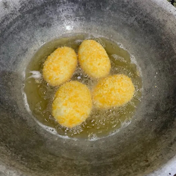 Goreng hingga golden brown