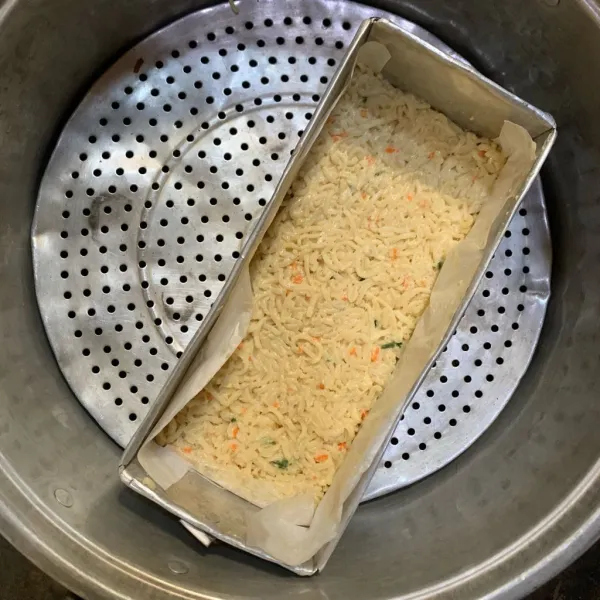 Letakan di loyang kemudian kukus selama 20 menit