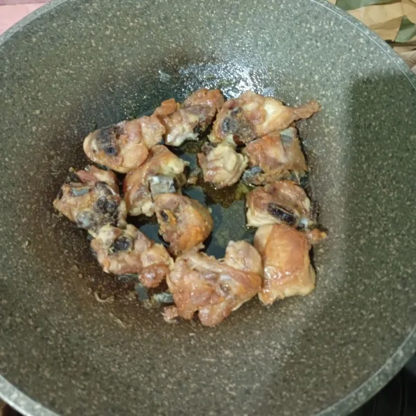 Masak sampai ayam matang.