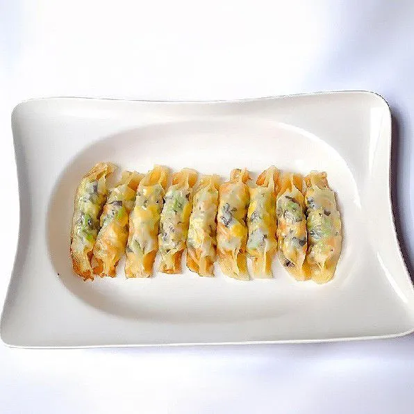 Golden Veggie Shrimp Rolls