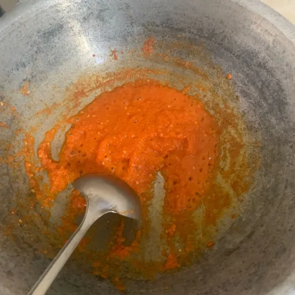 Tumis bumbu halus hingga harum