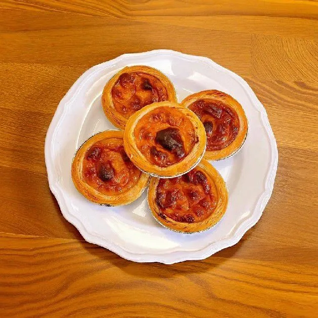 Golden Durian Tart Cups
