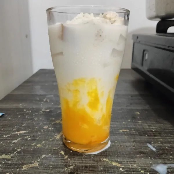 Terakhir, tuang susu cair lalu sajikan bersama anak-anak anda 😘