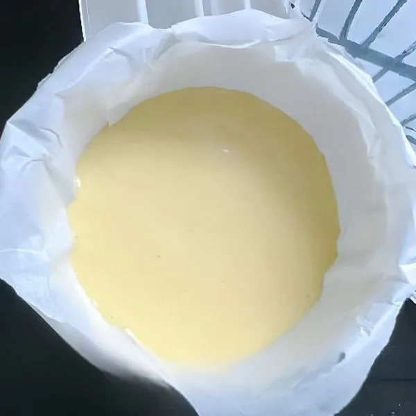 Panggang dalam oven yang sudah dipanaskan pada suhu 150°C selama 45 menit