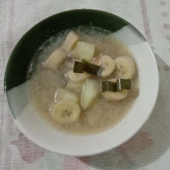 Jangan lupa untuk koreksi rasa. Bila rasa sudah pas, angkat dan sajikan.